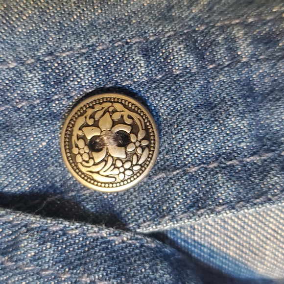 WOMEN'S Denim Top - Picture 8 of 8